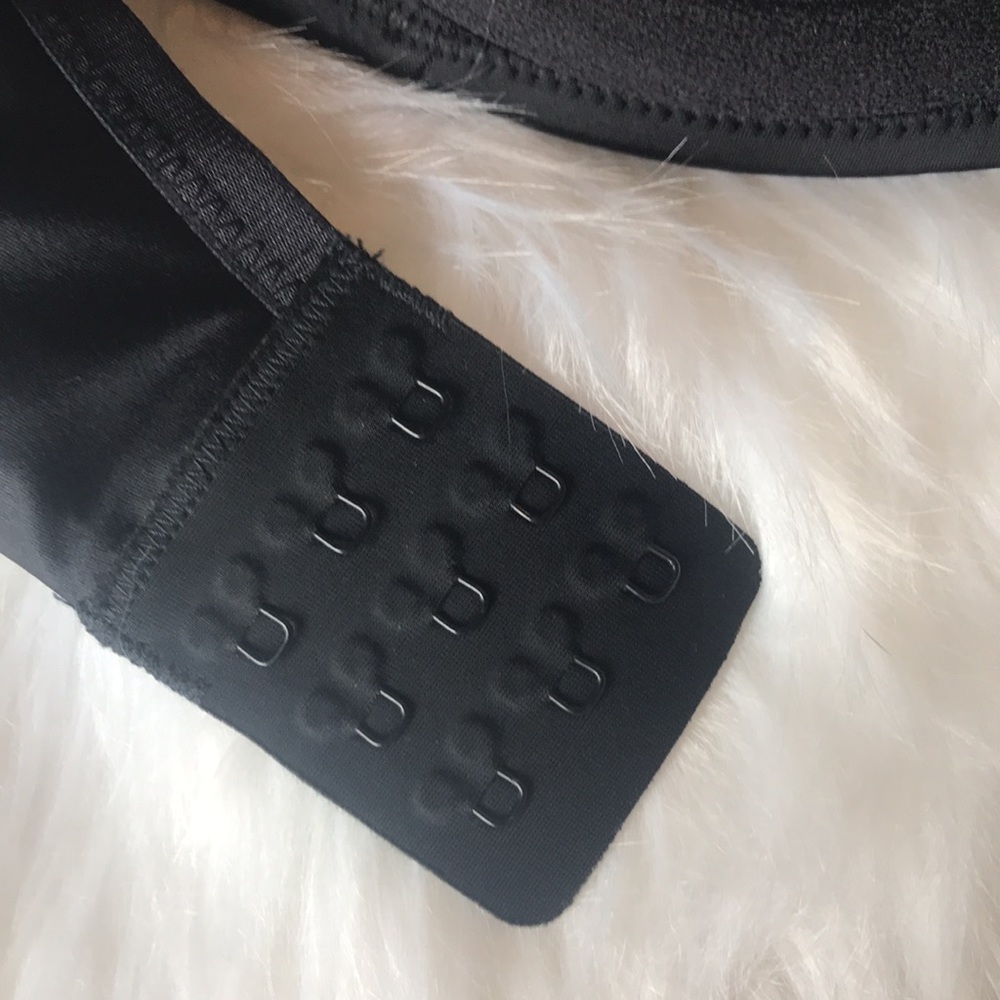 ⭐️ SPANX Bra La Mode - Picture 7 of 8
